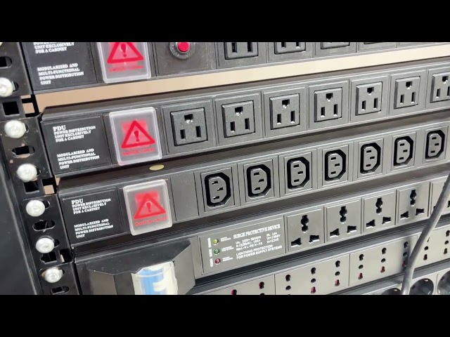Unidade de Distribuição de Energia (PDU) Vertical de Alumínio 12 tomadas EU/Schuko PDU Preta Horizontal de 19 polegadas 6 tomadas 8 saídas Schuko Alemanha Tipo Unidade de Distribuição de Energia Gabinete de Rede TI Tomada Inteligente PDU com Interruptor 3x1.5mm² 2M de Comprimento